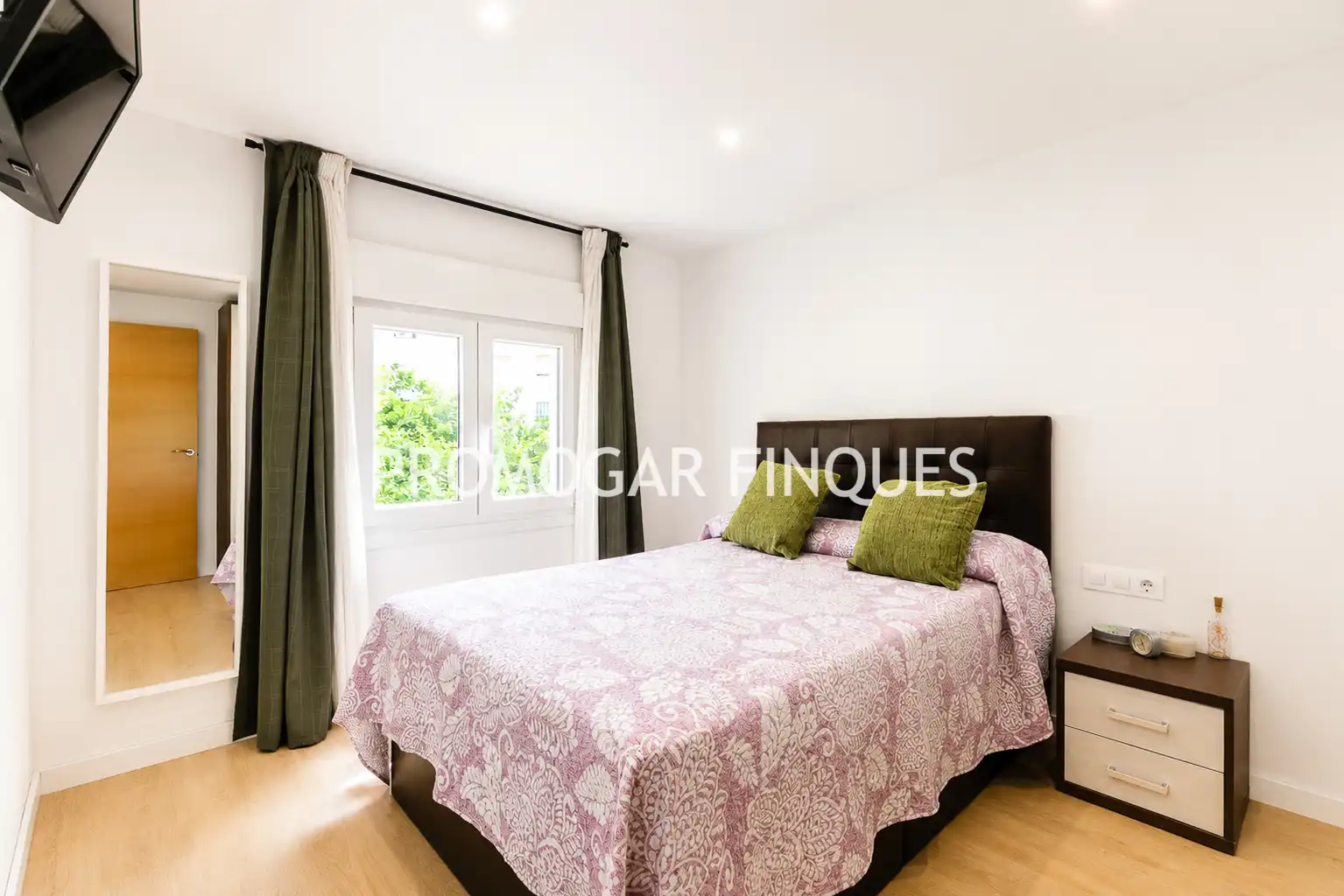 Bedroom of Flat for sale in Ripollet  with Parquet flooring, Terrace and Oven
