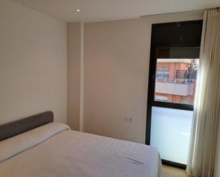 Dormitori de Apartament per a compartir en L'Hospitalet de Llobregat amb Aire condicionat, Calefacció i Moblat