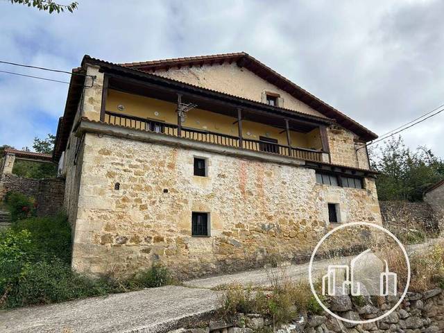 Casa-chalet en Venta en Valle de Valdebezana