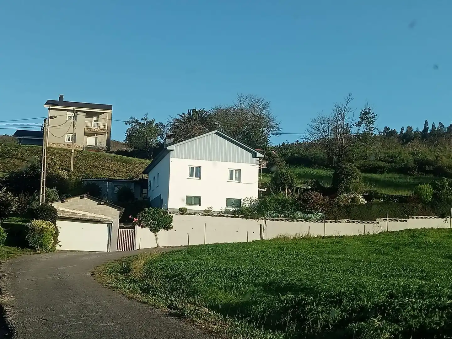 Vista exterior de Casa o chalet en venta en Navia con Terraza, Trastero y Piscina