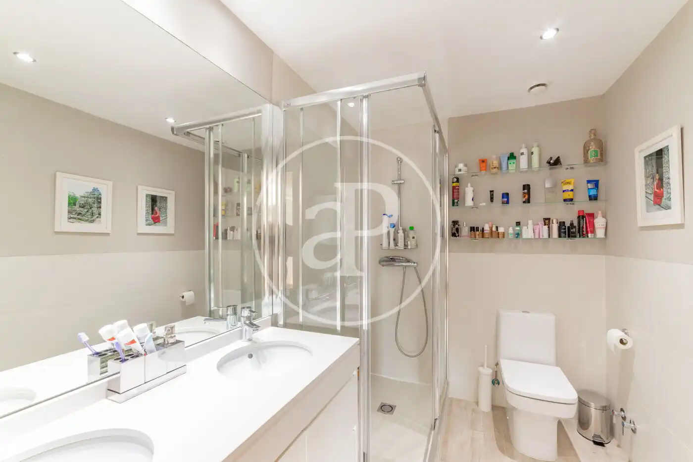Baño de Ático en venta en Madrid con Aire acondicionado, Calefacción y Jardín privado