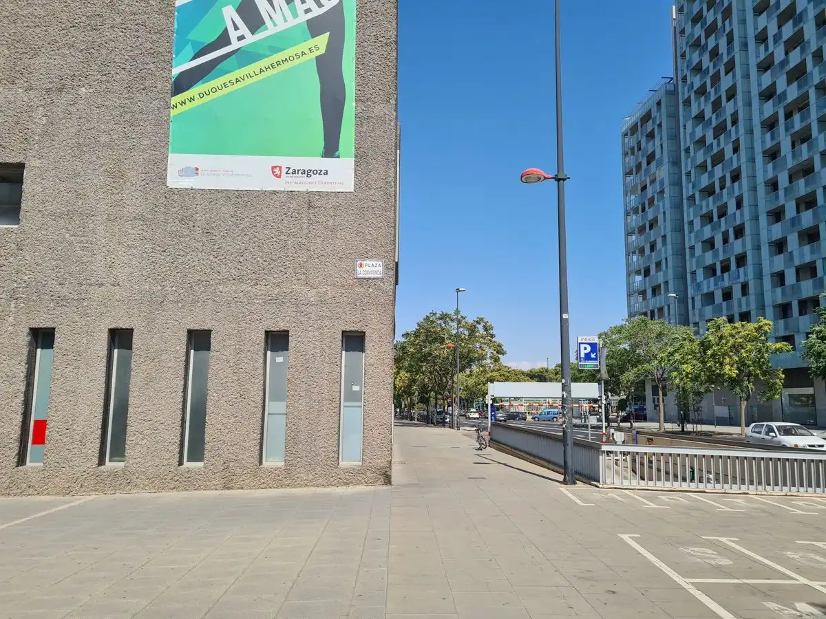 Exterior view of Garage for sale in Zaragoza