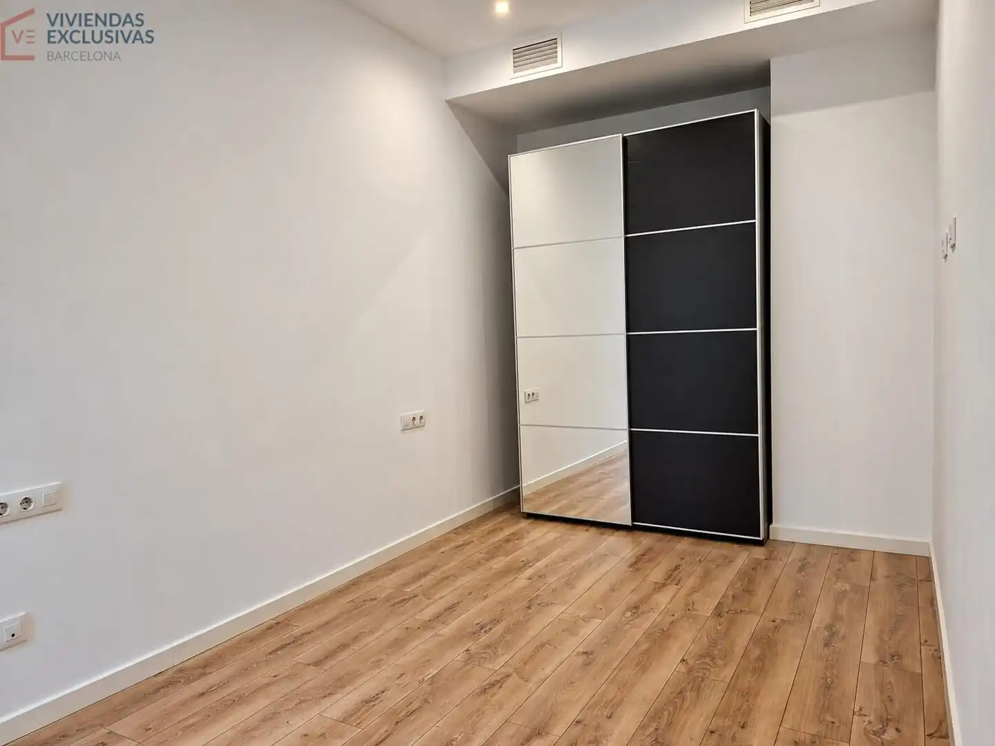Dormitori de Oficina de lloguer en Eixample