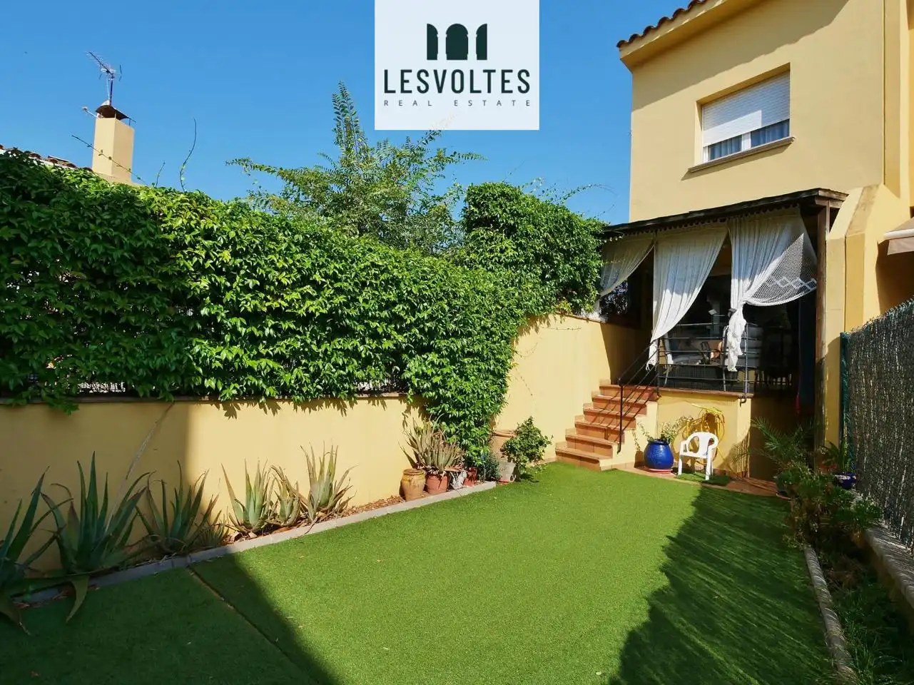 Vista exterior de Casa adosada en venta en Palafrugell con Aire acondicionado, Calefacción y Jardín privado