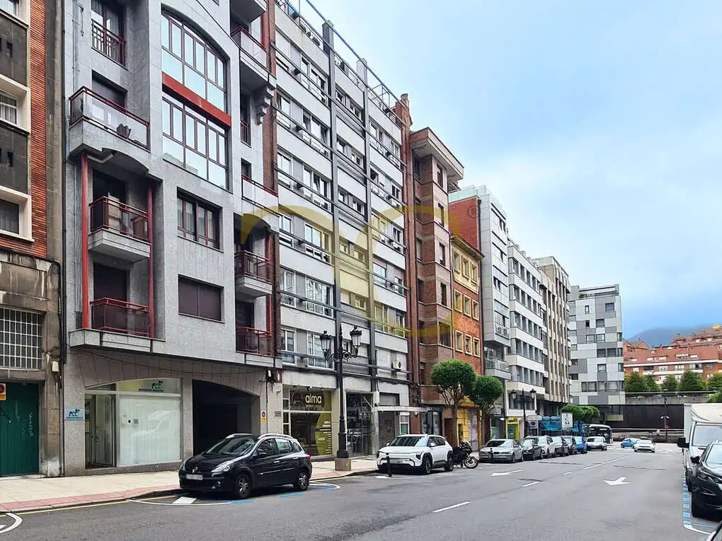 Local comercial en venda a Calle Asturias