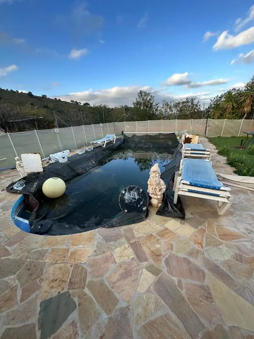 Chalet con piscina en venta en Tolox