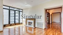 Living room of Flat for sale in  Barcelona Capital  with Air Conditioner, Heating and Terrace