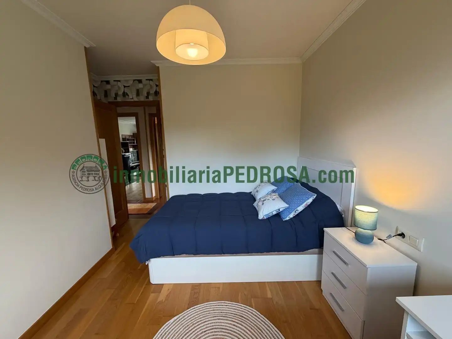 Schlafzimmer von Wohnung zur Miete in Poio mit Heizung, Abstellraum und Möbliert