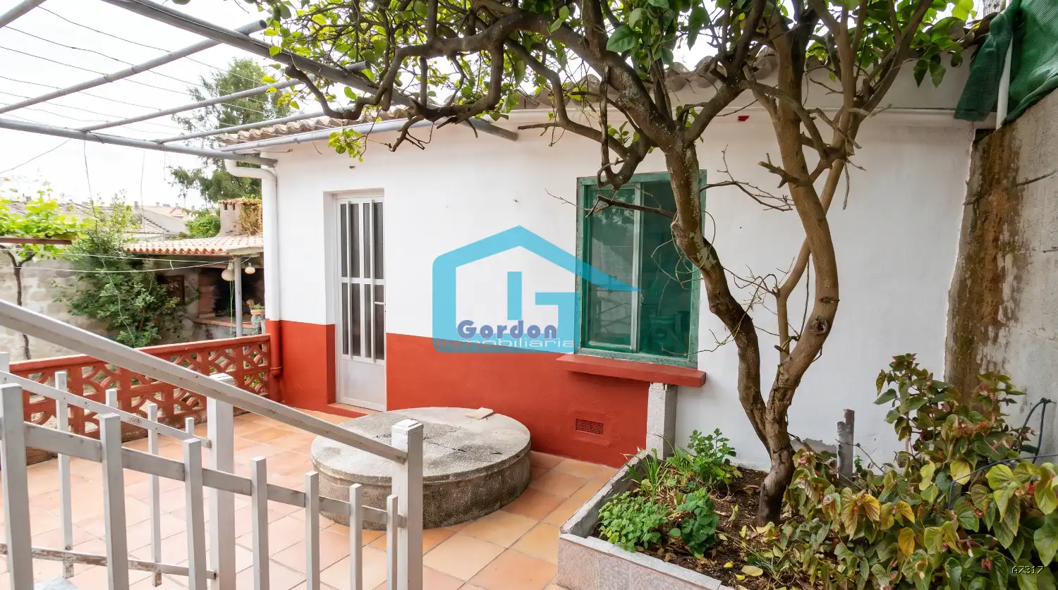 Jardí de Casa o xalet en venda en Sanxenxo amb Calefacció, Terrassa i Traster