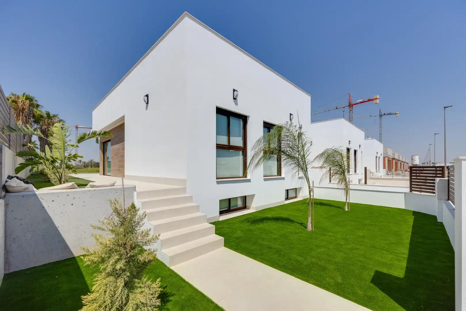 Vista exterior de Casa o xalet en venda en Los Alcázares amb Aire condicionat, Jardí privat i Terrassa