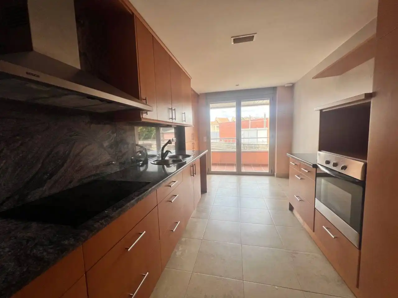 Cuina de Pis de lloguer en Manresa amb Calefacció, Parquet i Traster