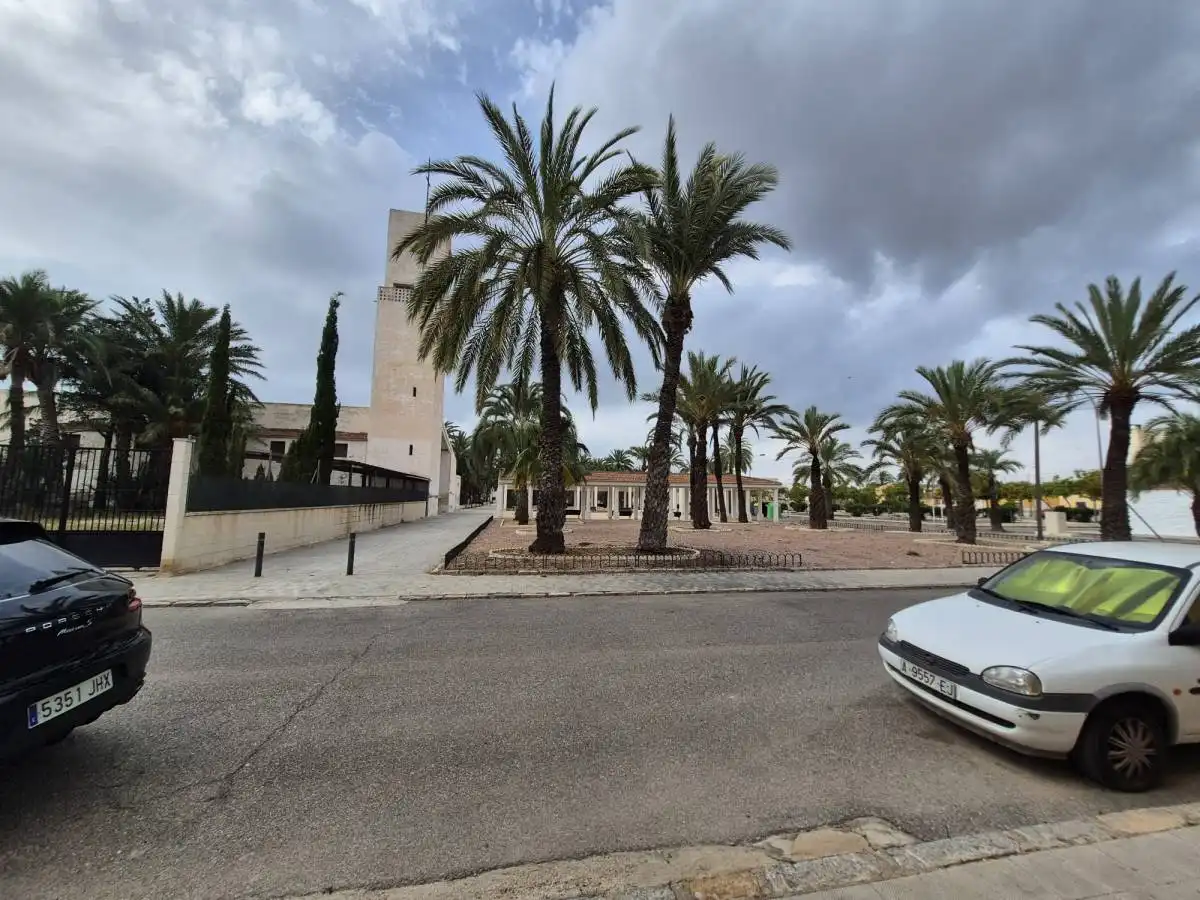 Vista exterior de Casa o chalet en venta en Crevillent con Calefacción y Amueblado
