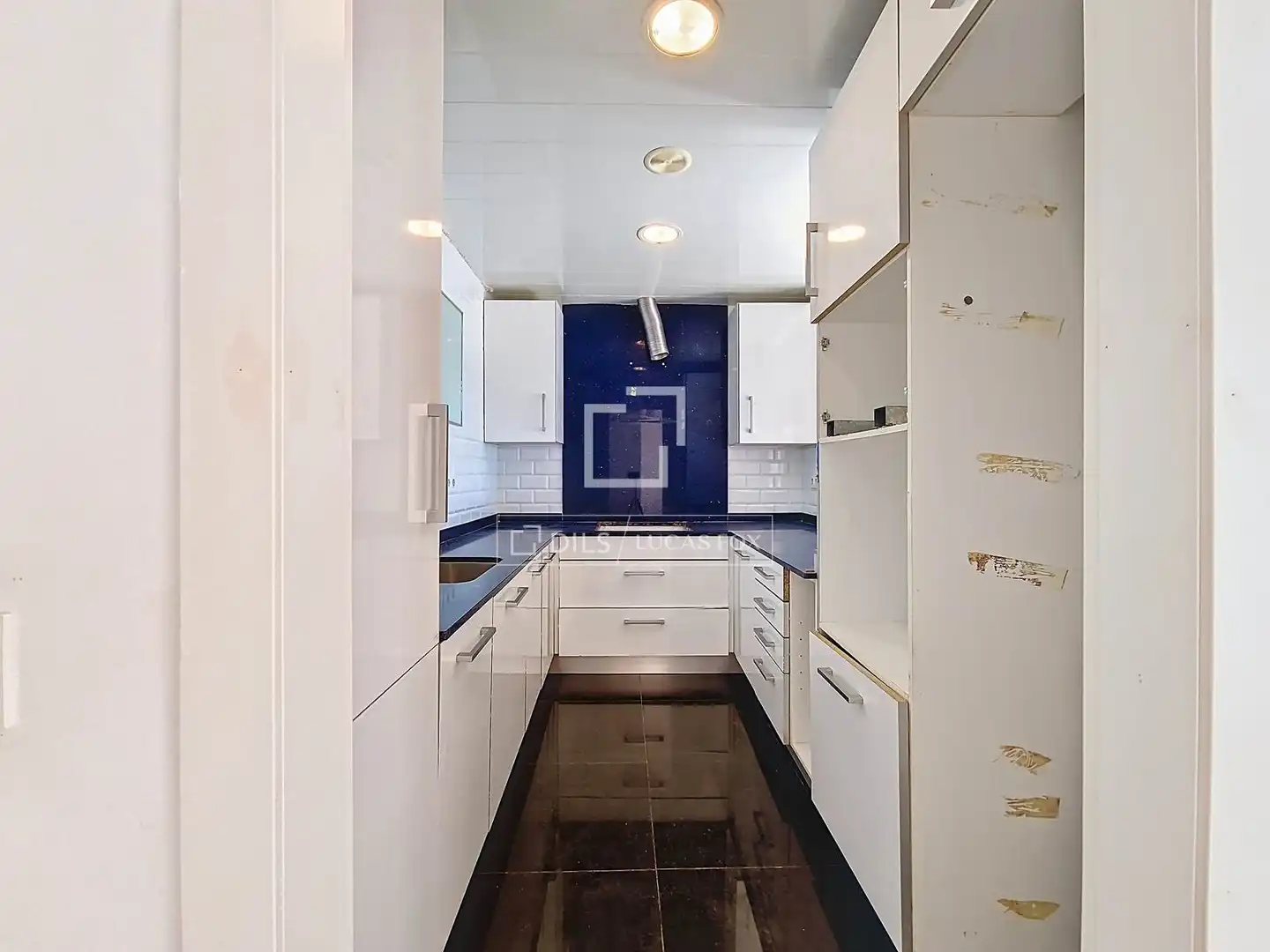 Kitchen of Flat for sale in Vilanova i la Geltrú  with Air Conditioner and Heating