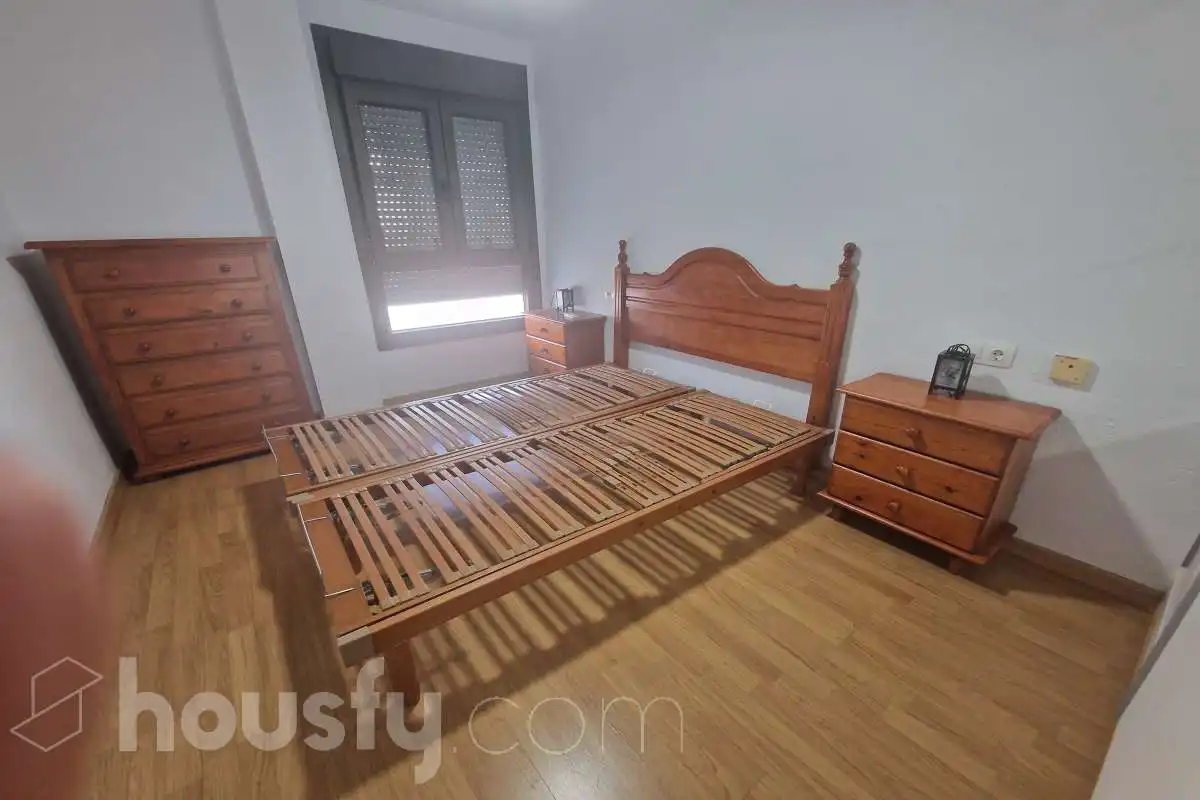 Dormitori de Pis de lloguer en El Ejido amb Aire condicionat, Traster i Moblat