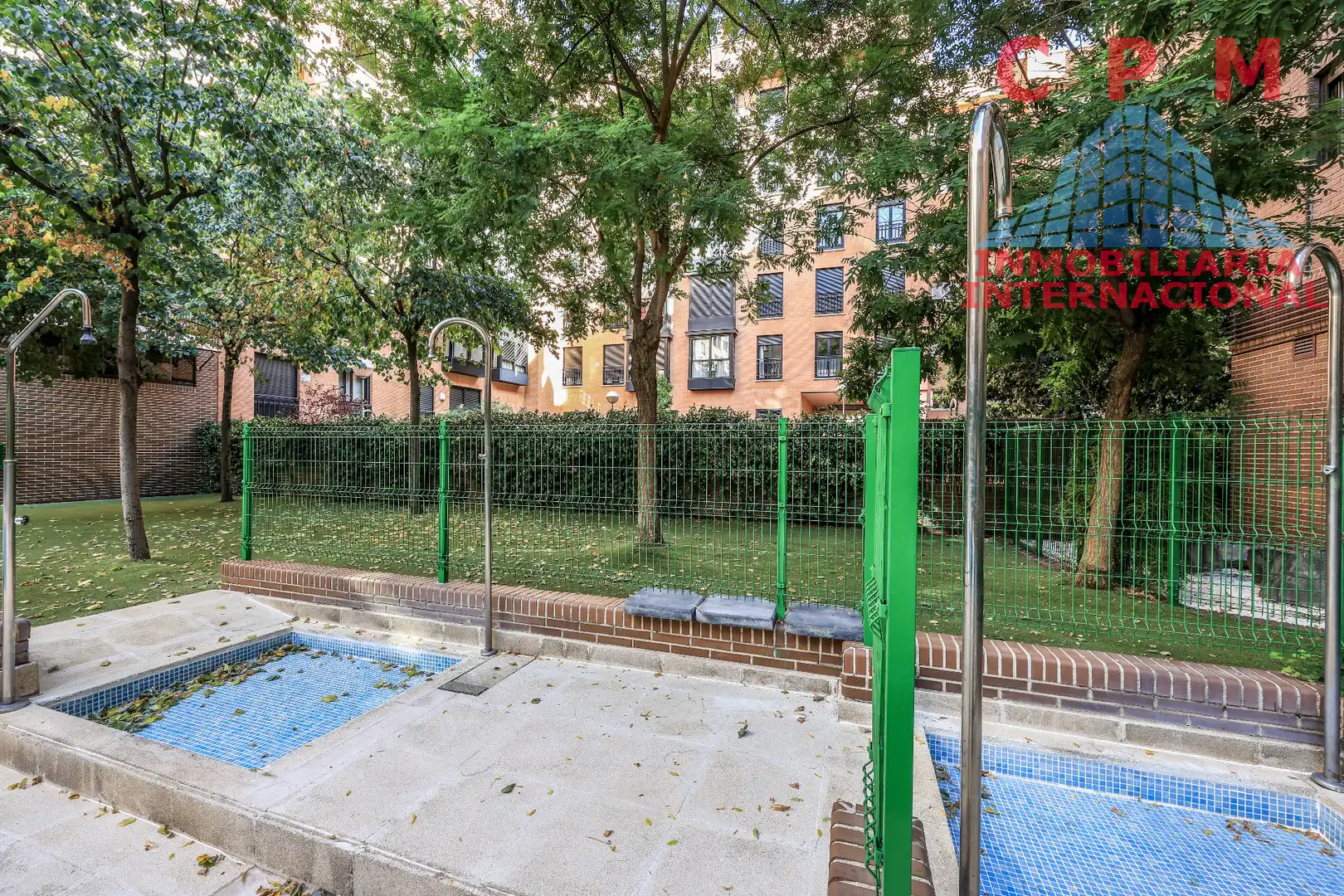 Schwimmbecken von Dachboden zur Miete in Madrid mit Klimaanlage, Heizung und Parkett
