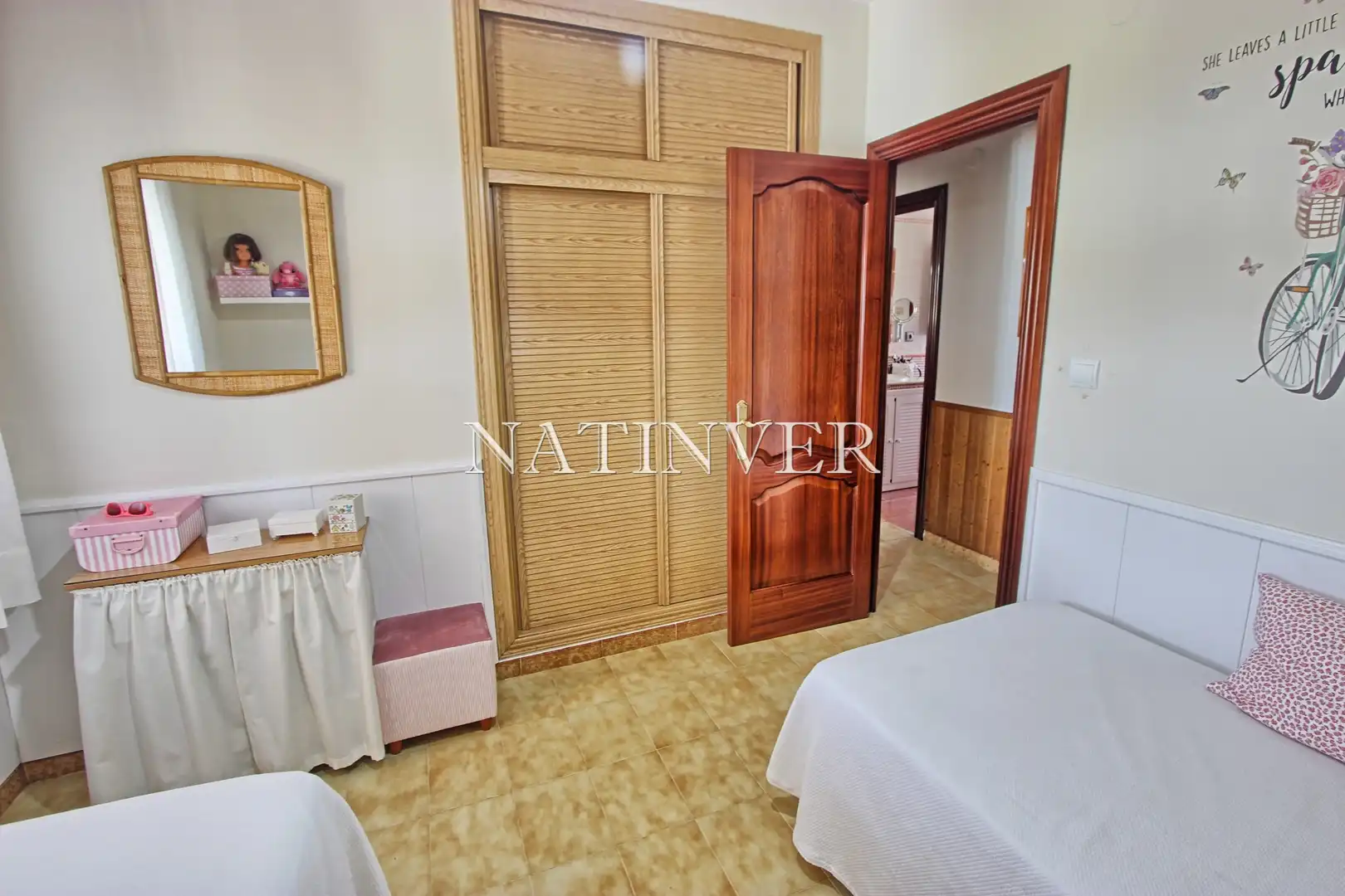 Dormitori de Casa o xalet en venda en Vélez-Málaga amb Jardí privat, Terrassa i Traster