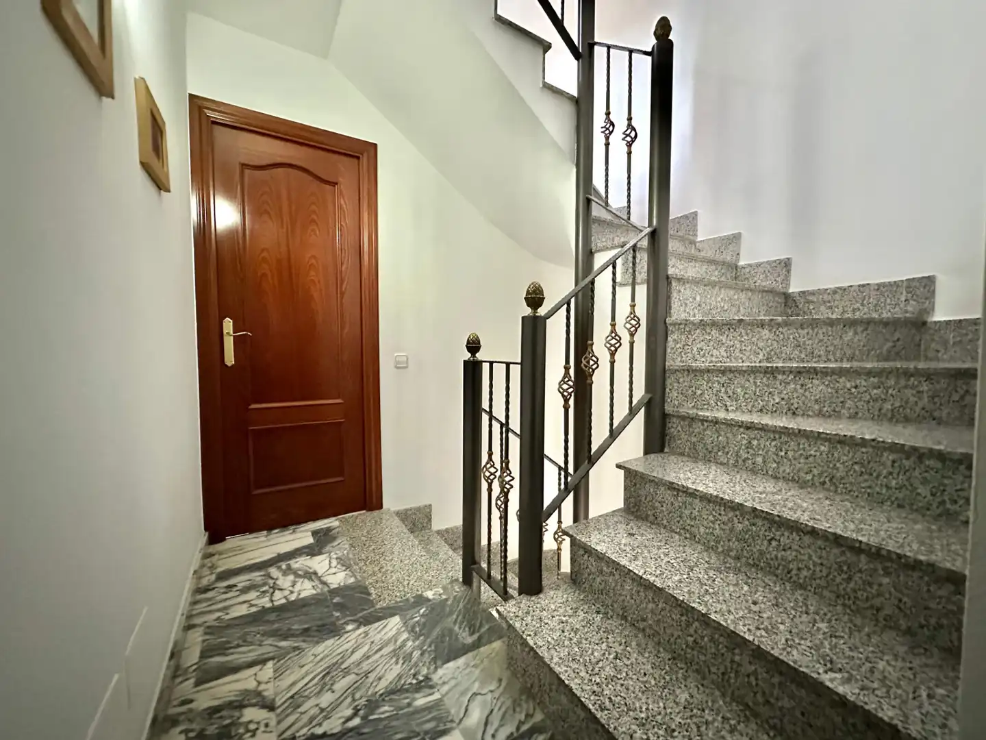 Detached homes for sale in Santa Coloma de Gramenet  with Air Conditioner, Heating and Terrace