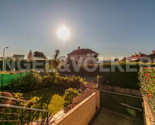 Jardí de Casa adosada de lloguer en Nigrán amb Terrassa