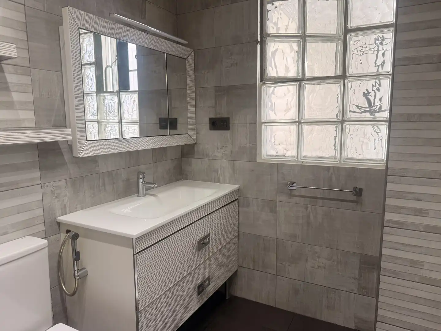 Bathroom of Flat for sale in Zaragoza  with Air Conditioner, Heating and Terrace