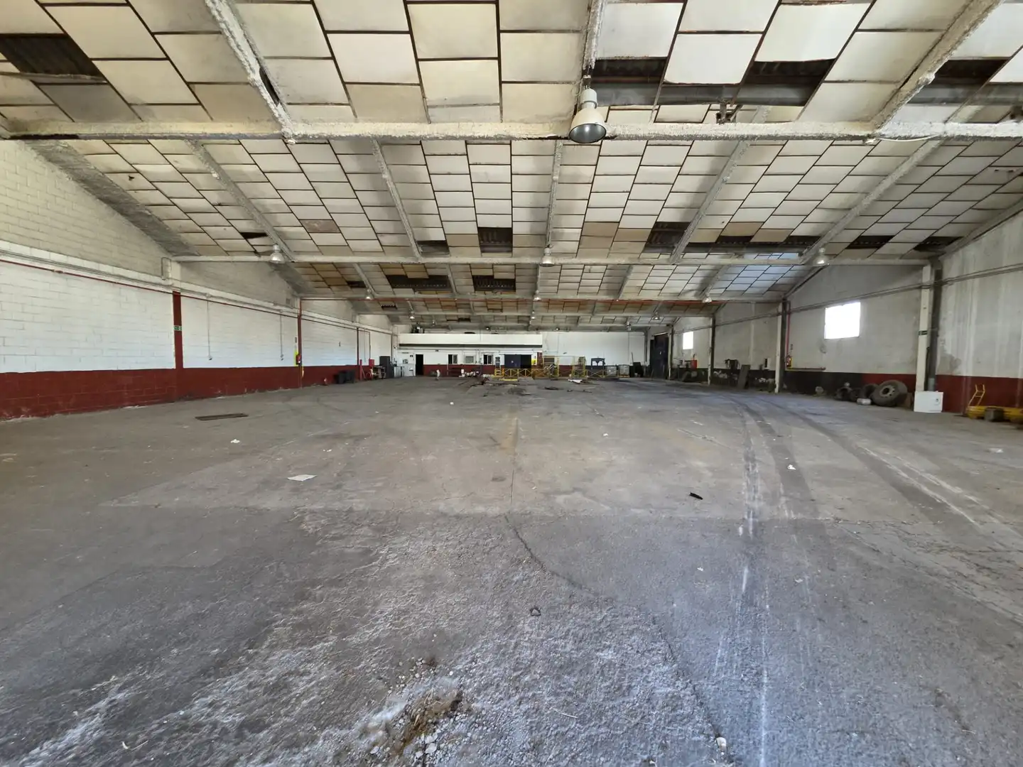 Fabrikhallen zum Verkauf in San Roque