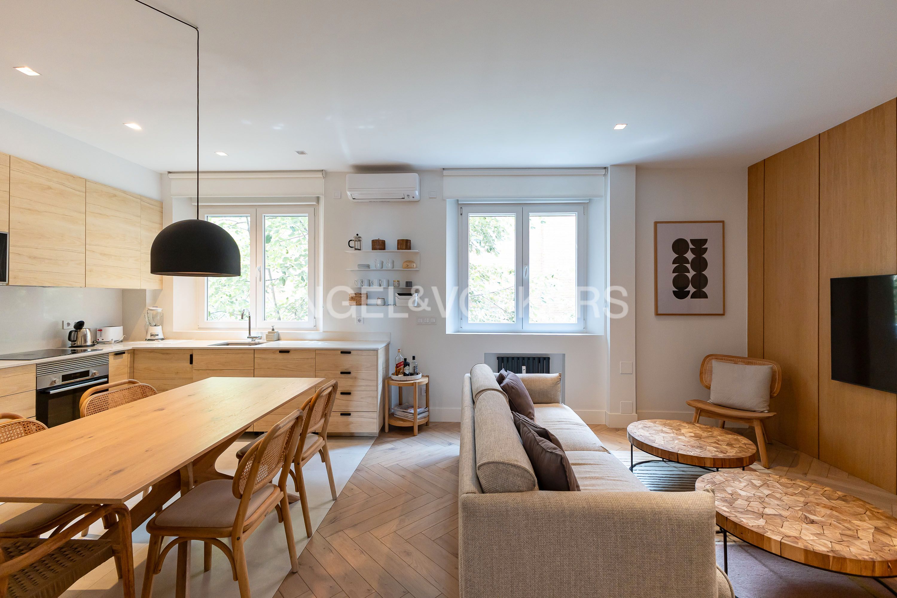 Living room of Apartment for sale in  Madrid Capital  with Air Conditioner, Heating and Furnished
