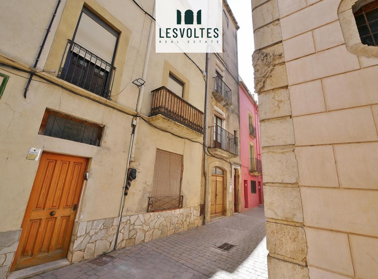 Vista exterior de Casa o xalet en venda en La Bisbal d'Empordà amb Terrassa i Balcó