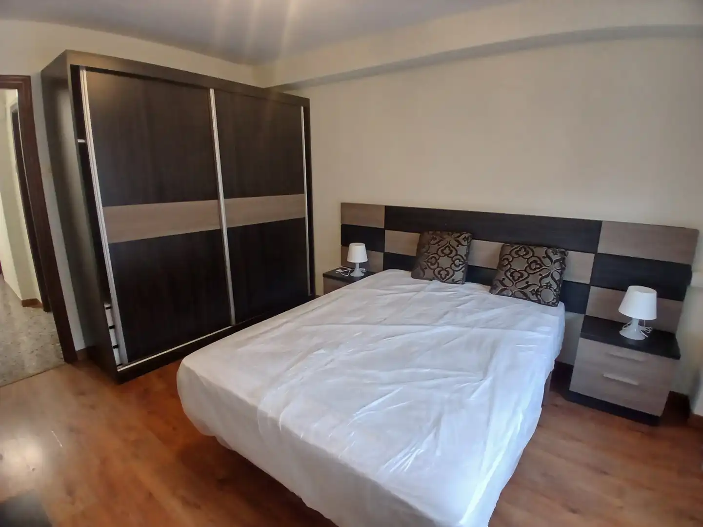 Habitación de Piso de alquiler en Gijón  con Calefacción, Parquet y Amueblado