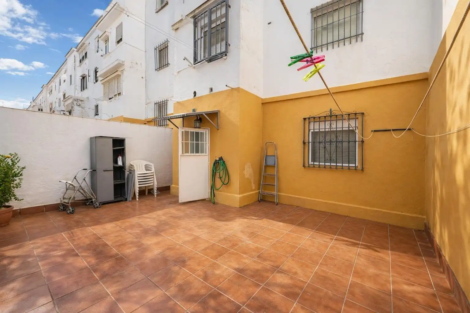 Exterior view of Flat for sale in  Sevilla Capital