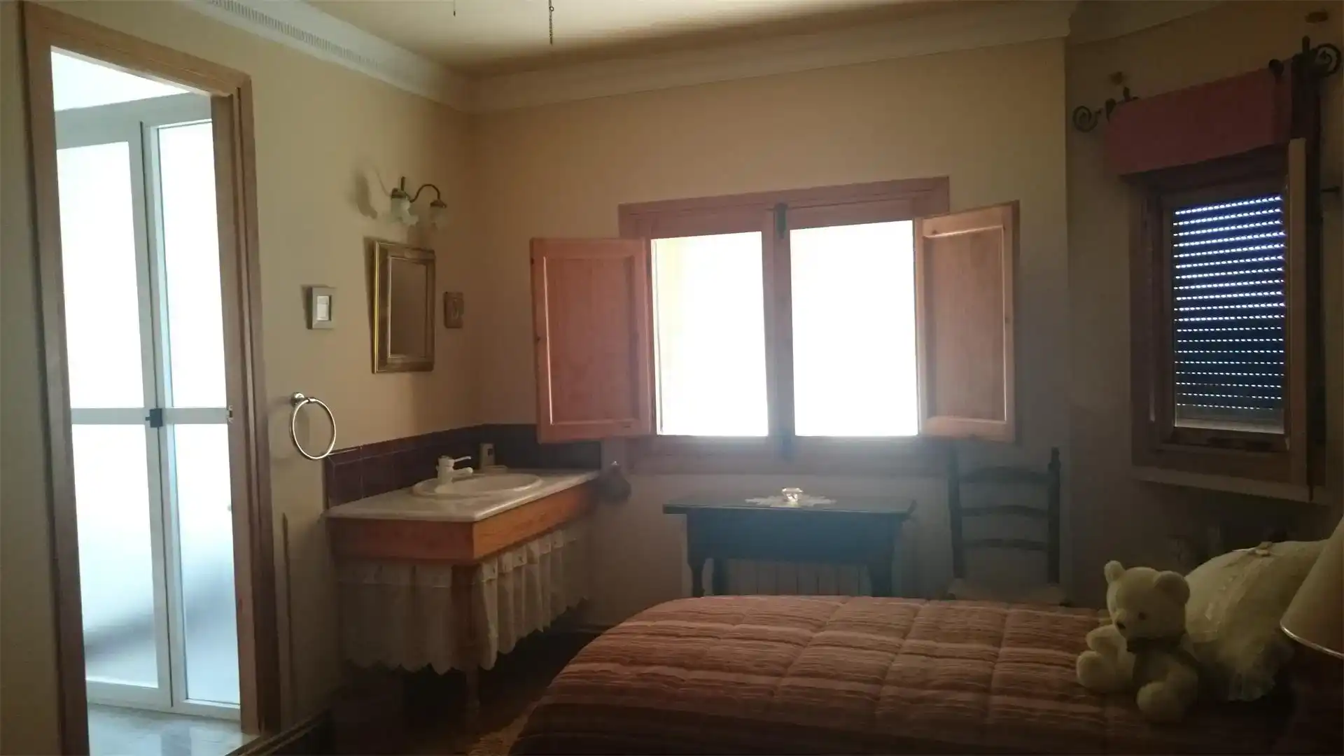 Dormitori de Casa o xalet en venda en Segura de la Sierra amb Balcó