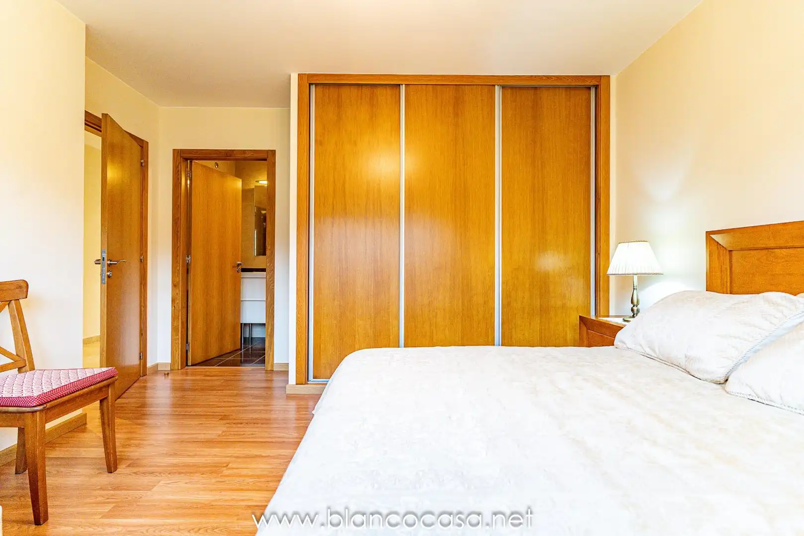 Habitación de Casa o chalet en venta en Carballo con Calefacción, Trastero y Amueblado