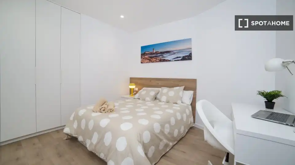 Bedroom of Flat for rent in Valencia  with Air Conditioner, Heating and Furnished