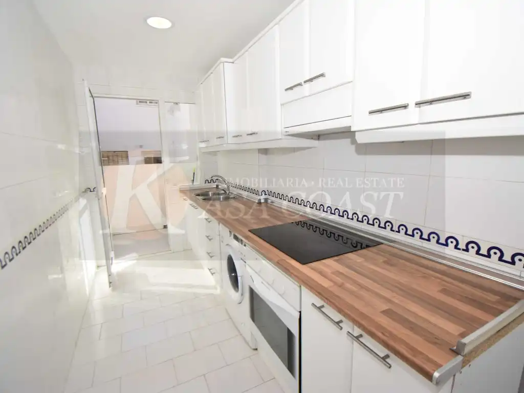 Flat with terrace for sale in Puerto Deportivo, imagen 5