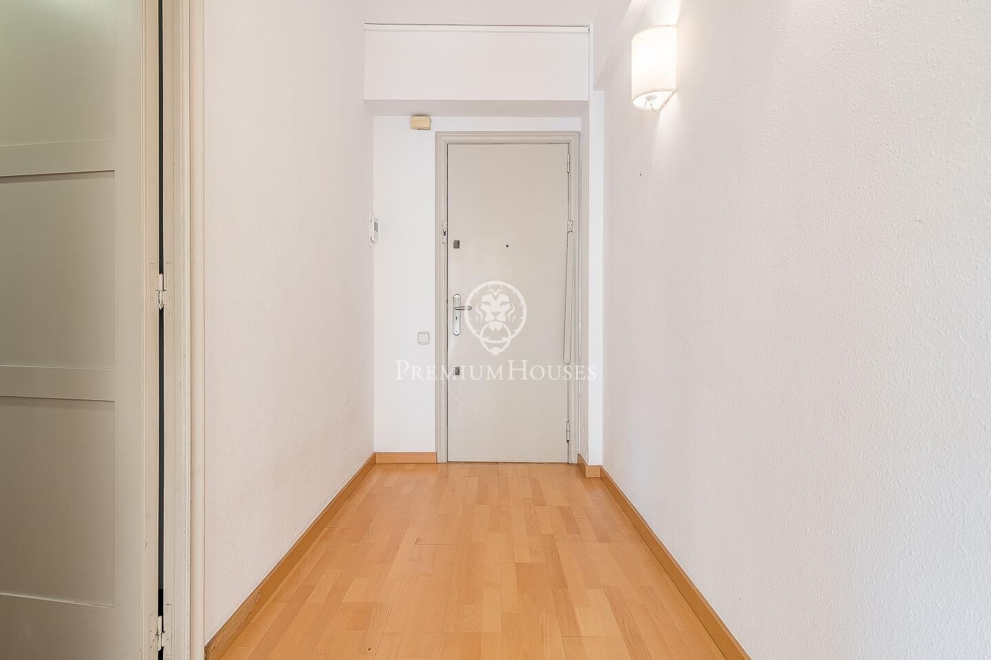 Flat for sale in  Barcelona Capital  with Air Conditioner and Heating
