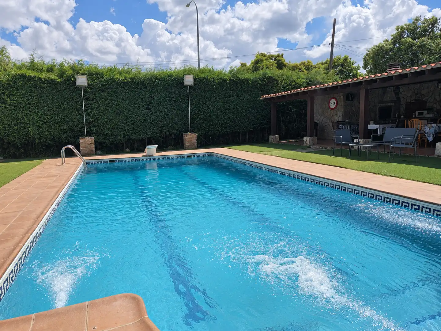 Piscina de Casa o chalet en venta en Nuevo Baztán con Calefacción, Jardín privado y Trastero