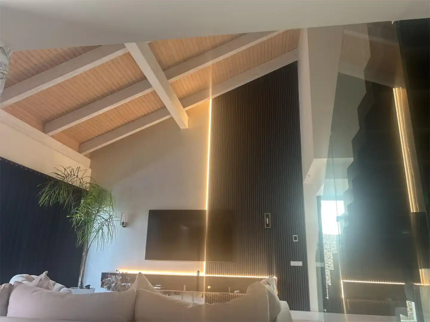 Sala d'estar de Casa o xalet en venda en Boadilla del Monte amb Aire condicionat i Piscina