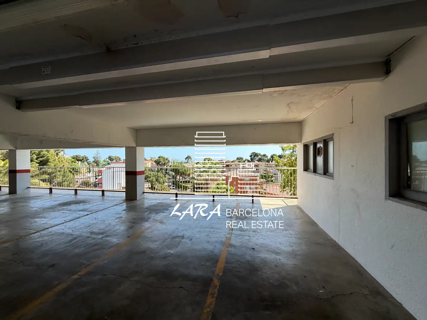 Aparcament de Apartament en venda en Castelldefels amb Traster, Forn i Rentadora