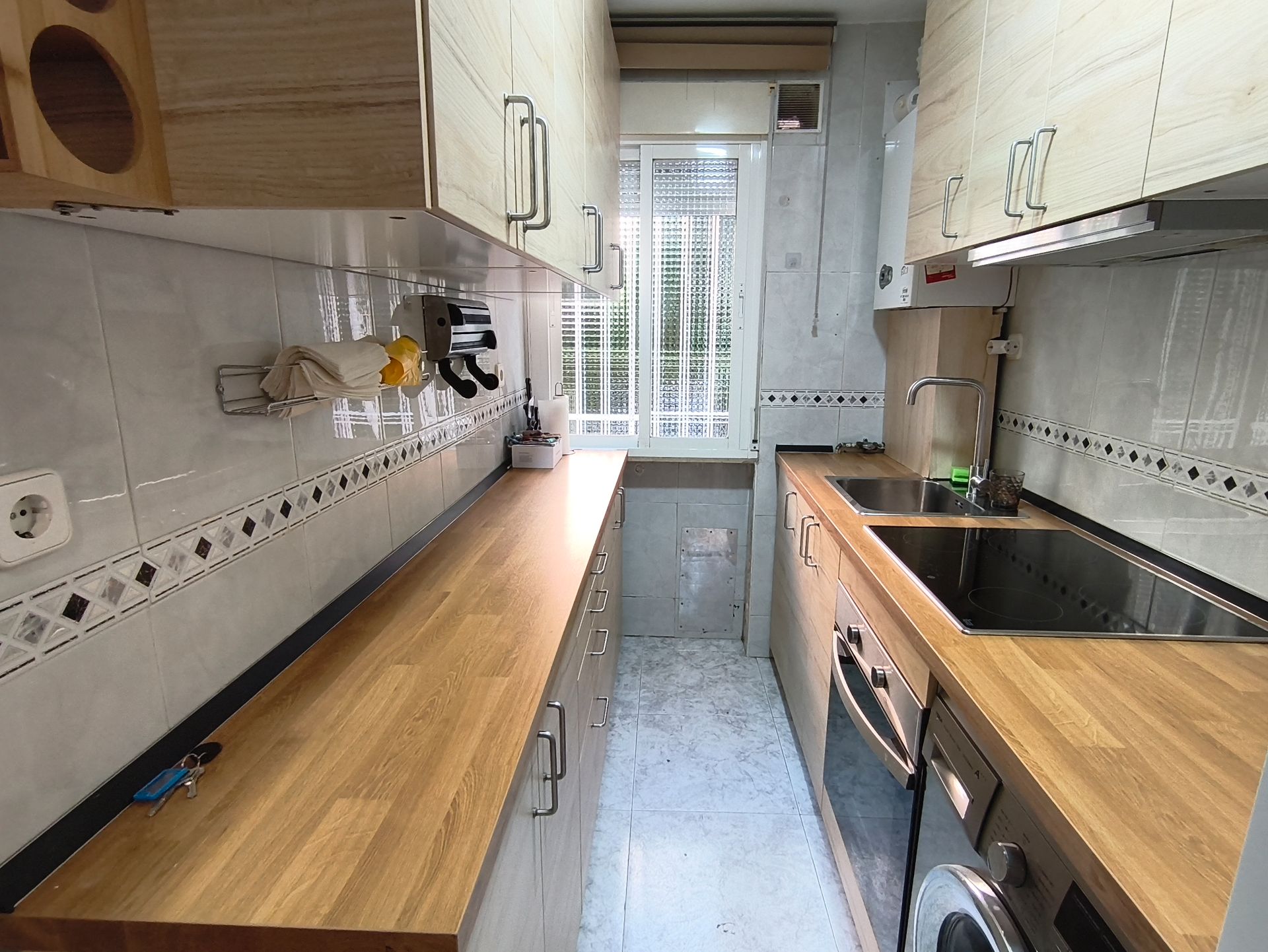 Cocina de Piso de alquiler en  Madrid Capital con Aire acondicionado, Calefacción y Amueblado