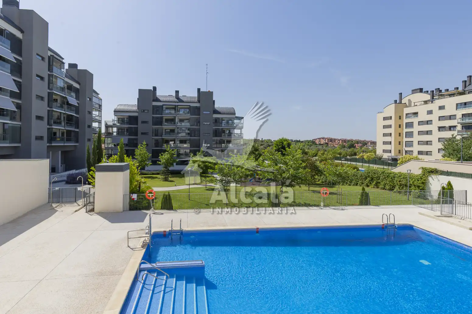 Piscina de Àtic en venda en Rivas-Vaciamadrid amb Aire condicionat, Calefacció i Jardí privat