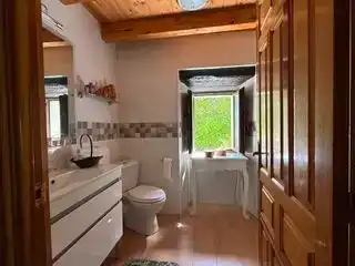 Bany de Casa adosada en venda en Valle de Sedano amb Jardí privat, Traster i Moblat
