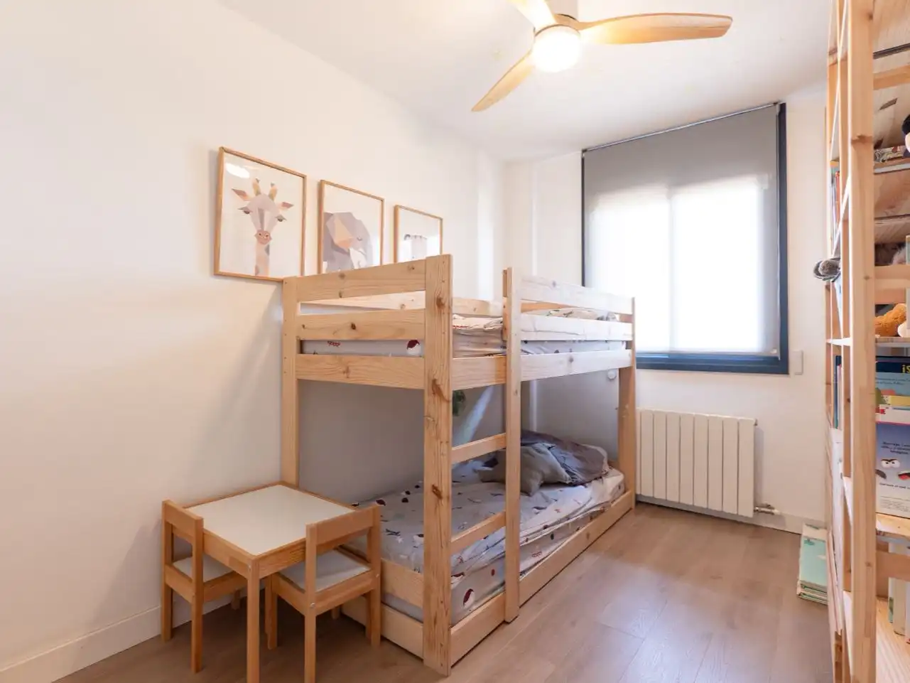 Dormitori de Pis en venda en Sant Joan Despí amb Aire condicionat, Terrassa i Balcó