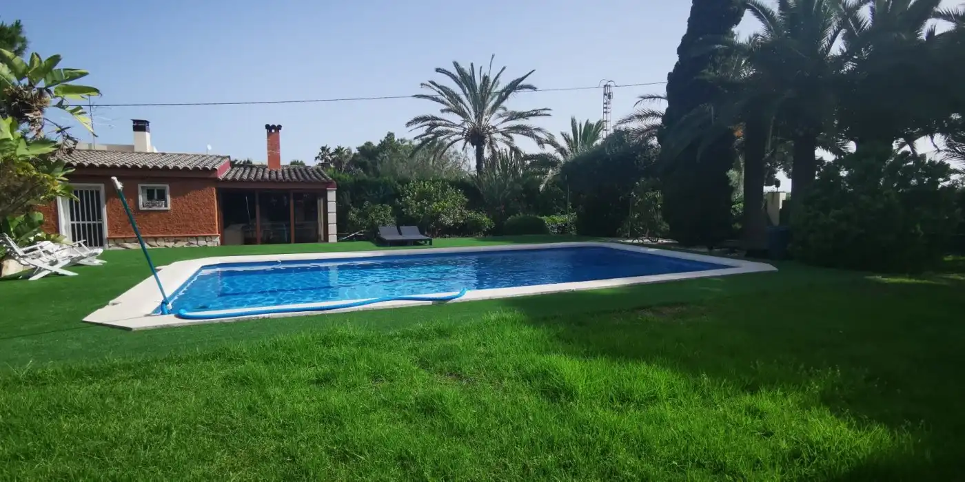 Piscina de Casa o xalet en venda en Elche / Elx amb Aire condicionat, Jardí privat i Terrassa