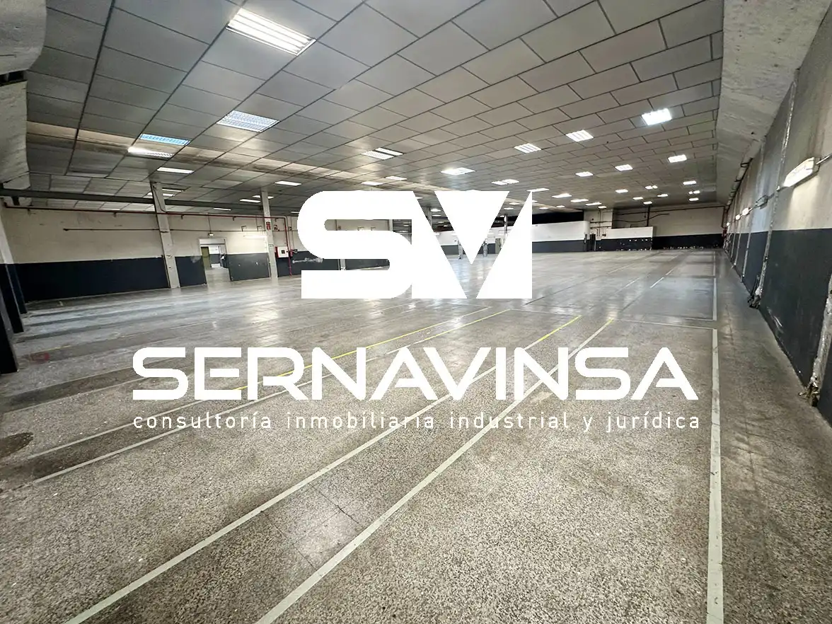 Vista exterior de Nave industrial de alquiler en Sabadell