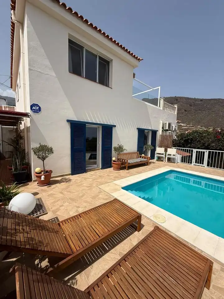 House with pool for sale in Camino la Medida, imagen 4