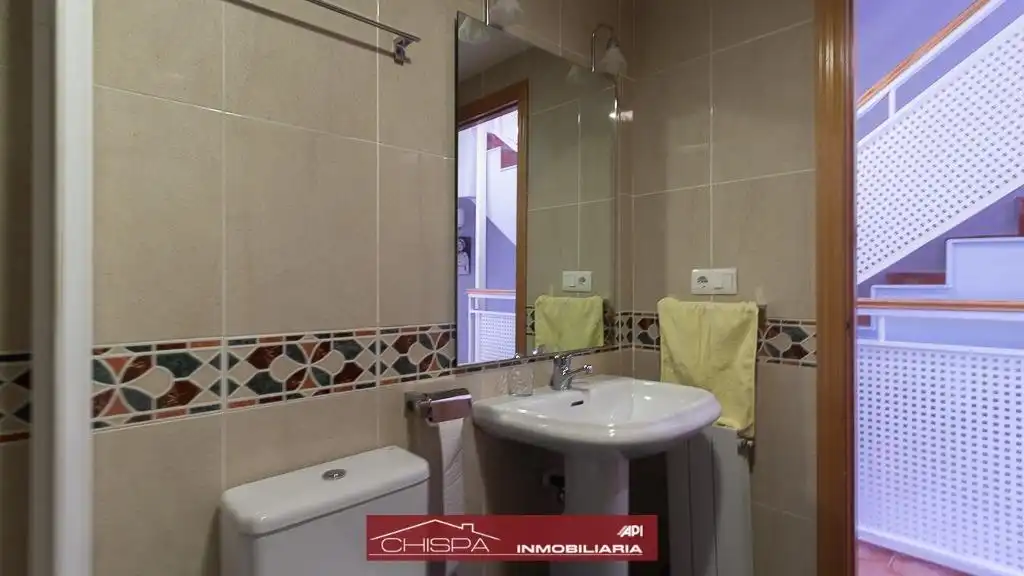 Badezimmer von Einfamilien-Reihenhaus zur Miete in Náquera mit Heizung, Privatgarten und Terrasse