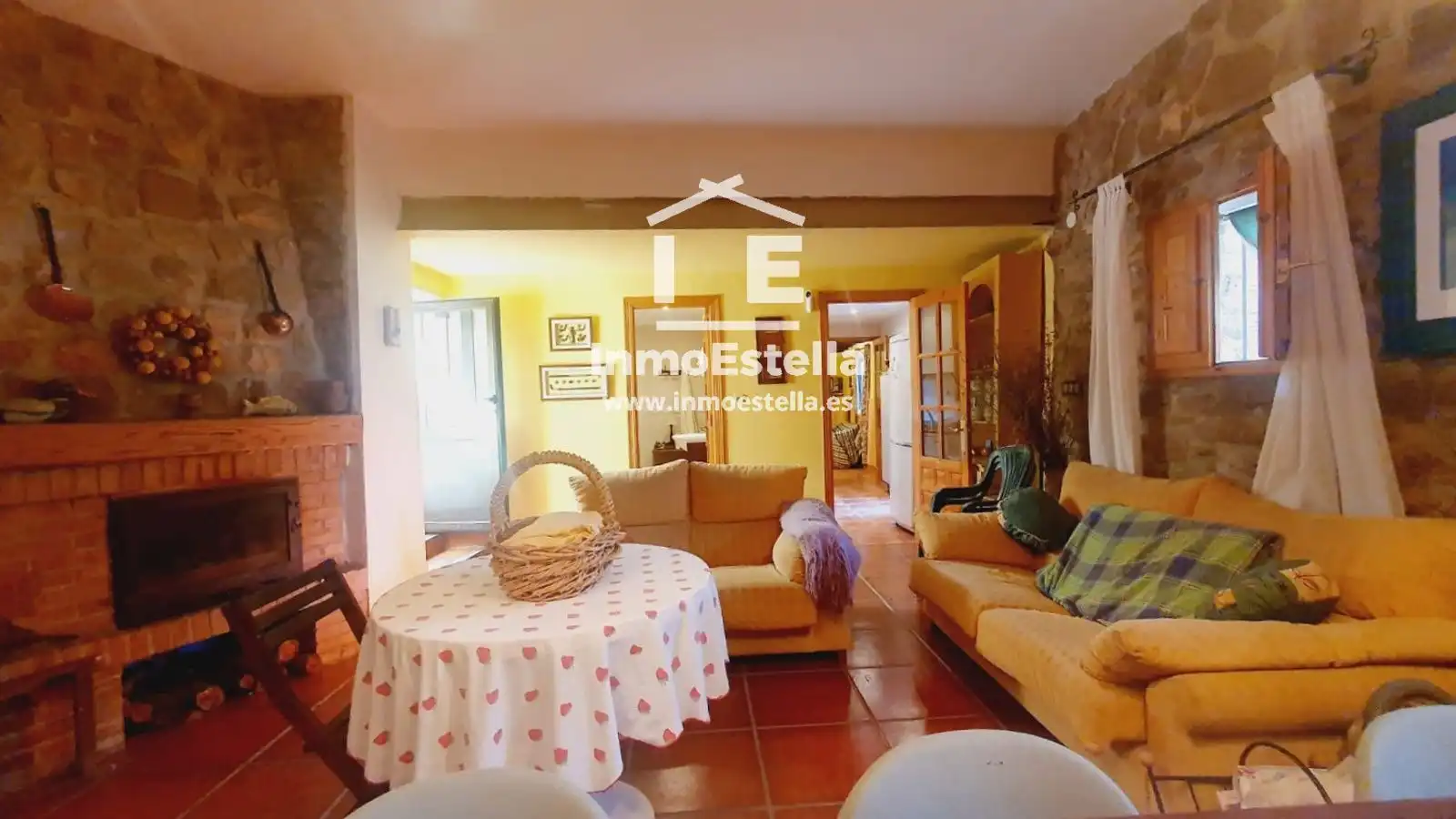 Sala de estar de Casa adosada en venta en Allo con Calefacción, Jardín privado y Terraza
