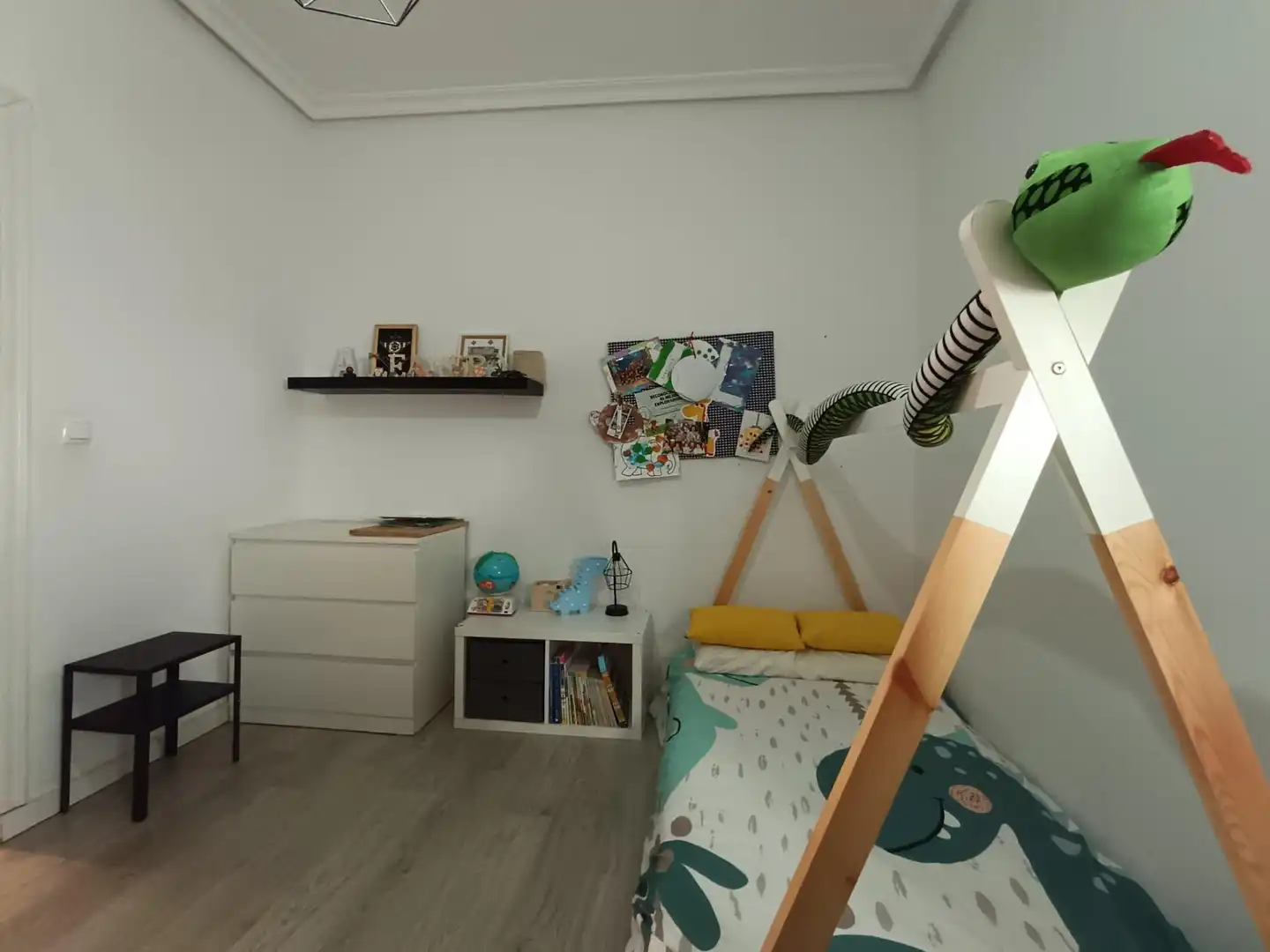 Schlafzimmer von Wohnung zum Verkauf in Córdoba mit Klimaanlage, Terrasse und Balkon