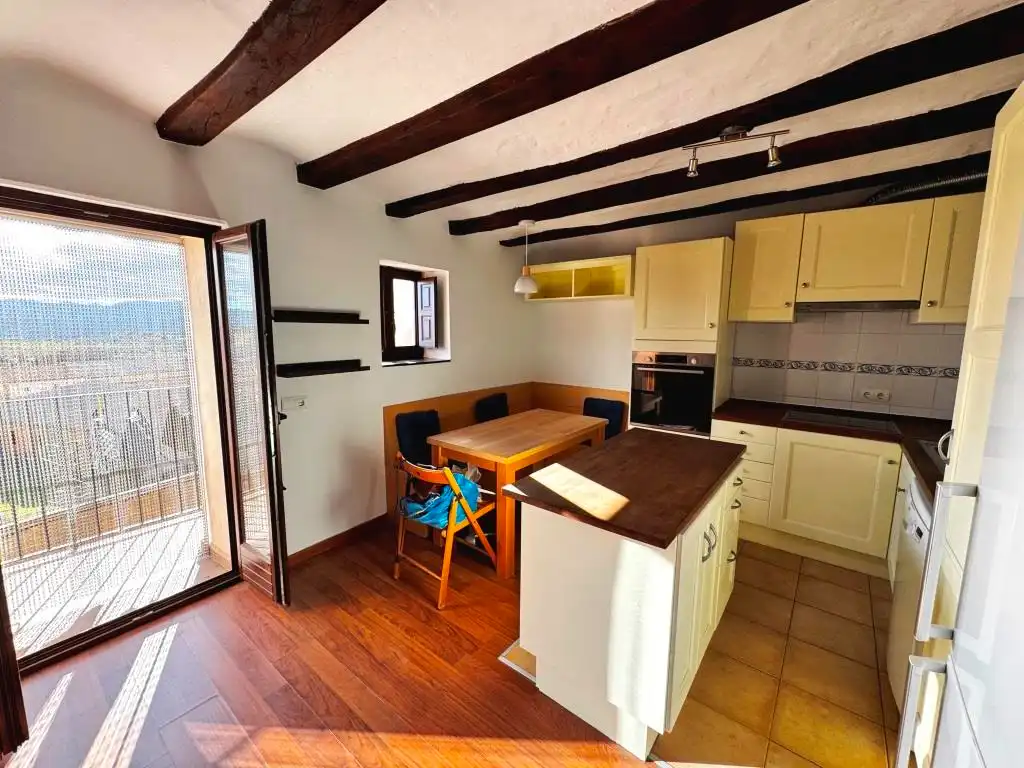 Casa adosada en venta en Calle de los Serranos de Aparicio, 11, Cretas
