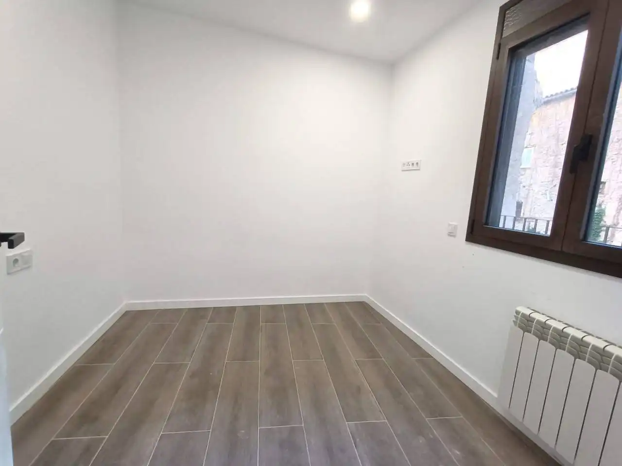 Piso en venta en Vic con Calefacción, Parquet y Balcón