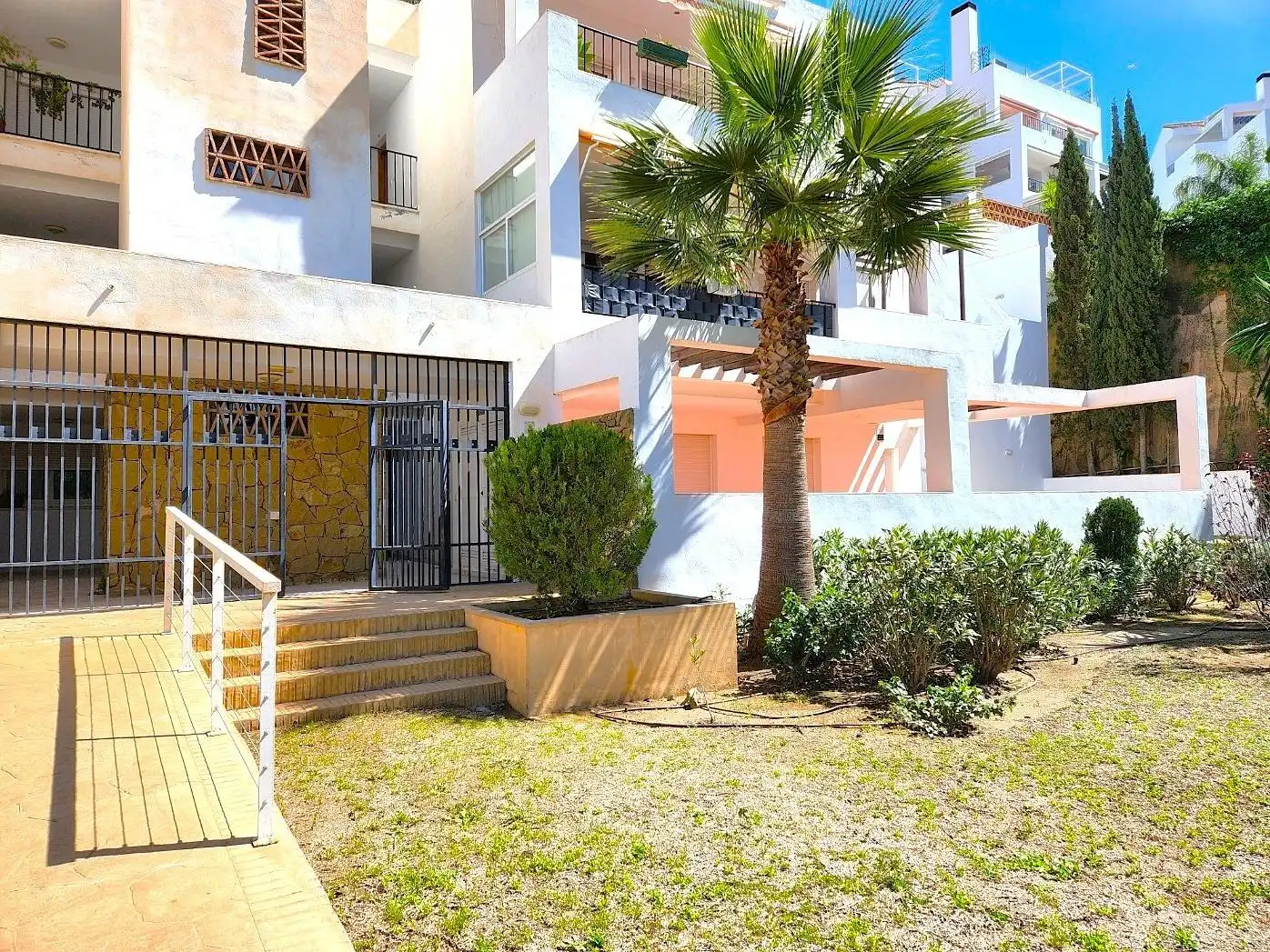Exterior view of Flat for sale in Benalmádena  with Air Conditioner, Heating and Private garden