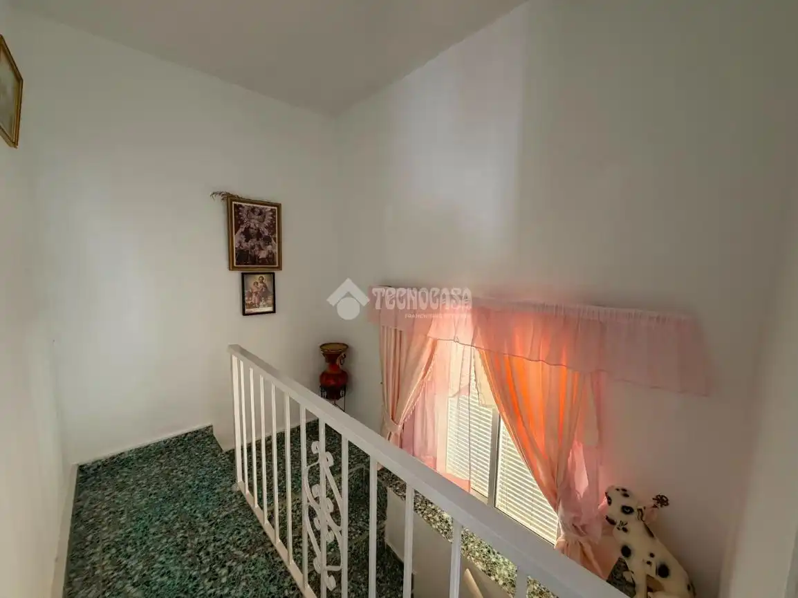 Country homes for sale in Olías